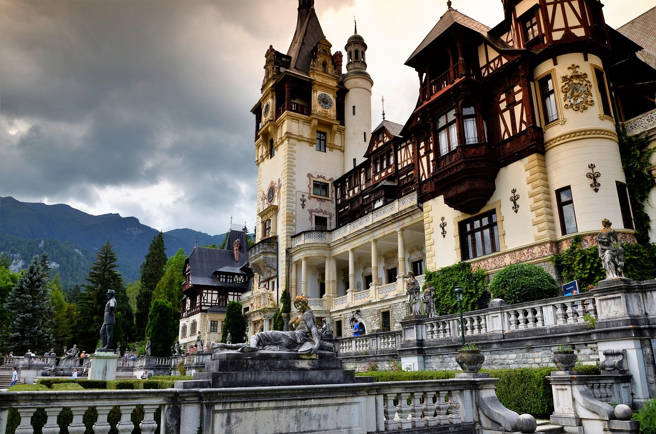 Peles Castel Sinaia Tour image at Y-Sky-Lead
