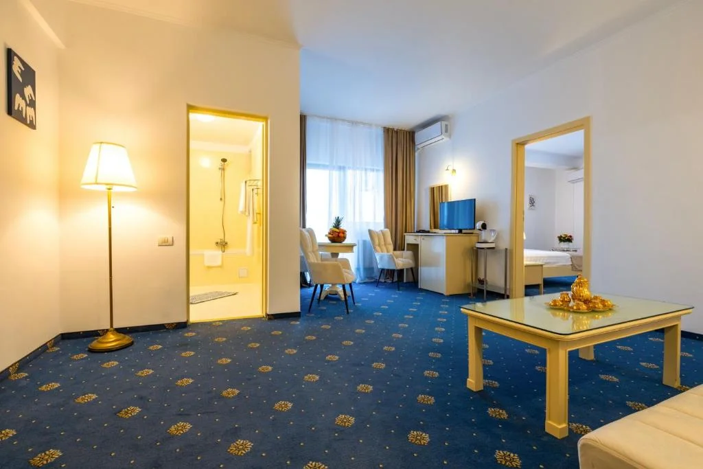 Sir Royal Hotel image reservation at Y-Sky-Lead