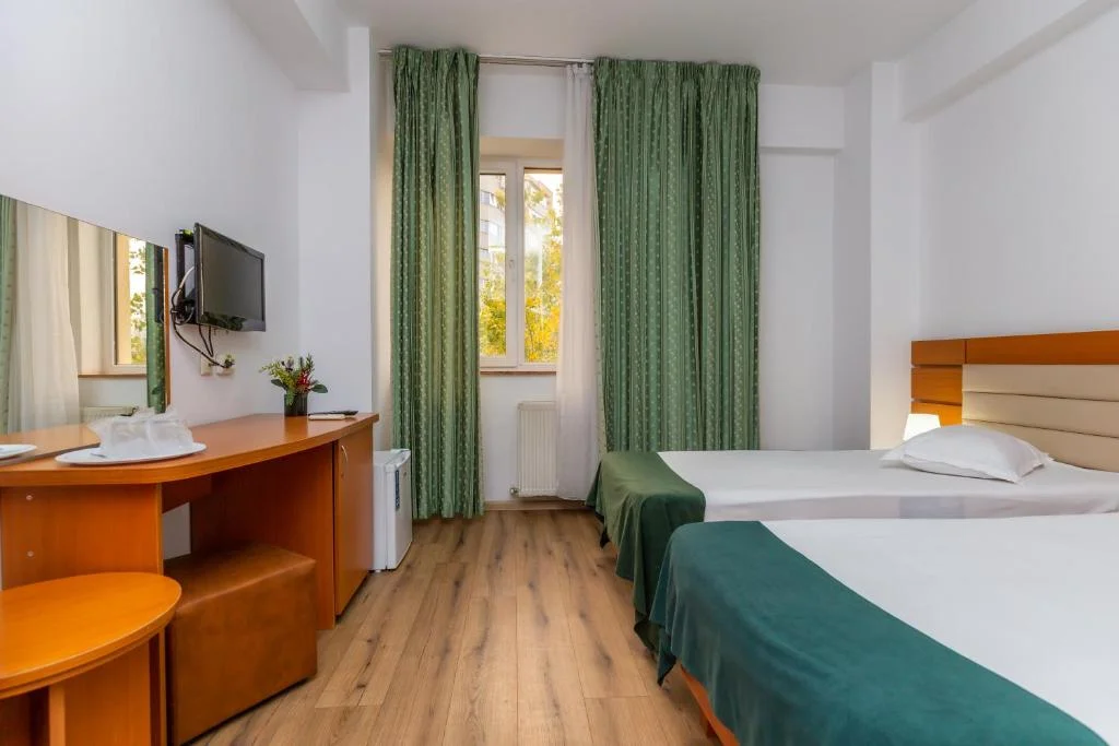 Sir Colentina Hotel image reservation at Y-Sky-Lead