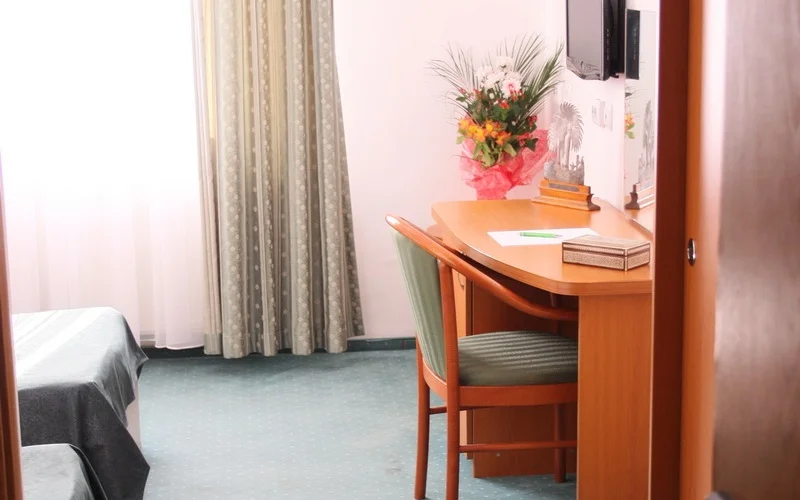 Sir Colentina Hotel image reservation at Y-Sky-Lead