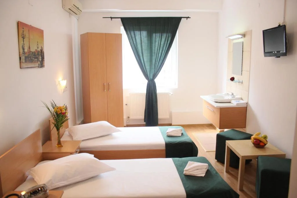 Sir Gara de Nord Hotel image reservation at Y-Sky-Lead