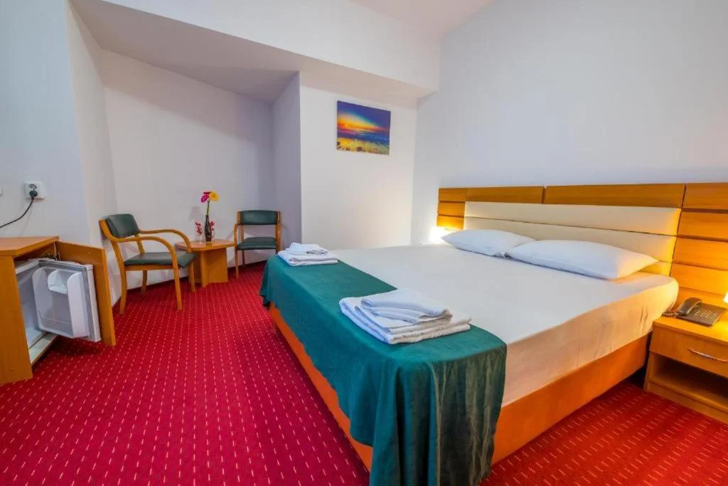 Sir Orchid Hotel image reservation at Y-Sky-Lead